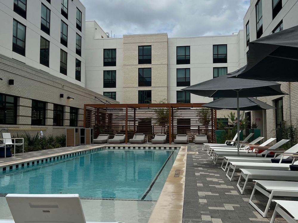 Hampton Inn by Hilton Austin East Side 5th Street - photo 28