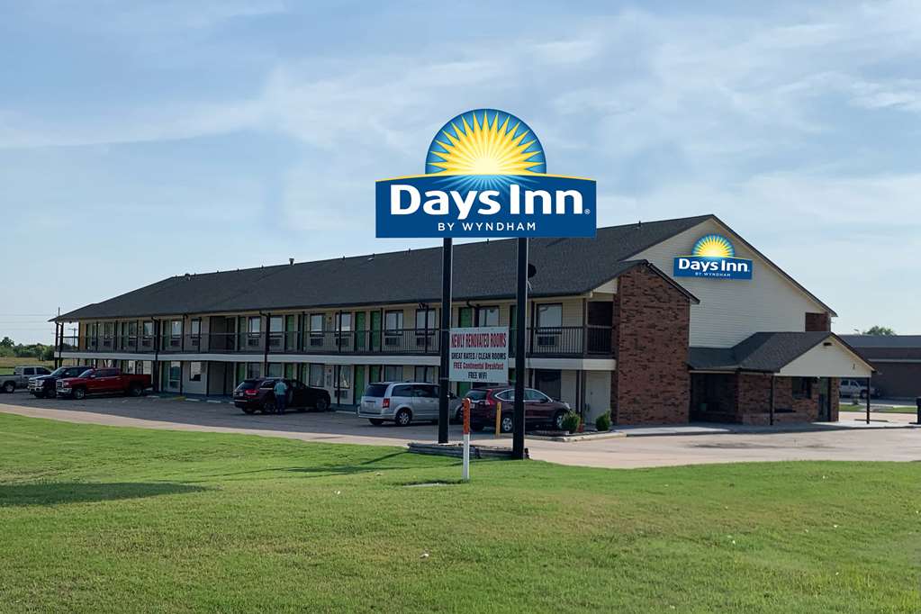 Days Inn by Wyndham Pratt - photo 2