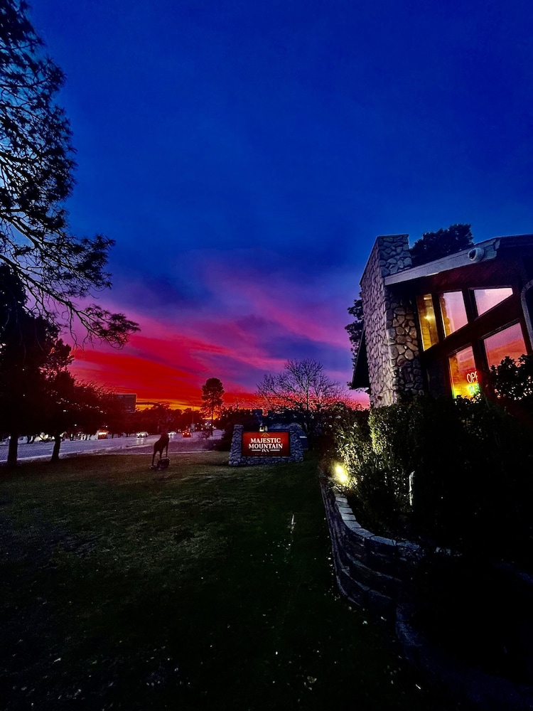 Majestic Mountain Inn - photo 54