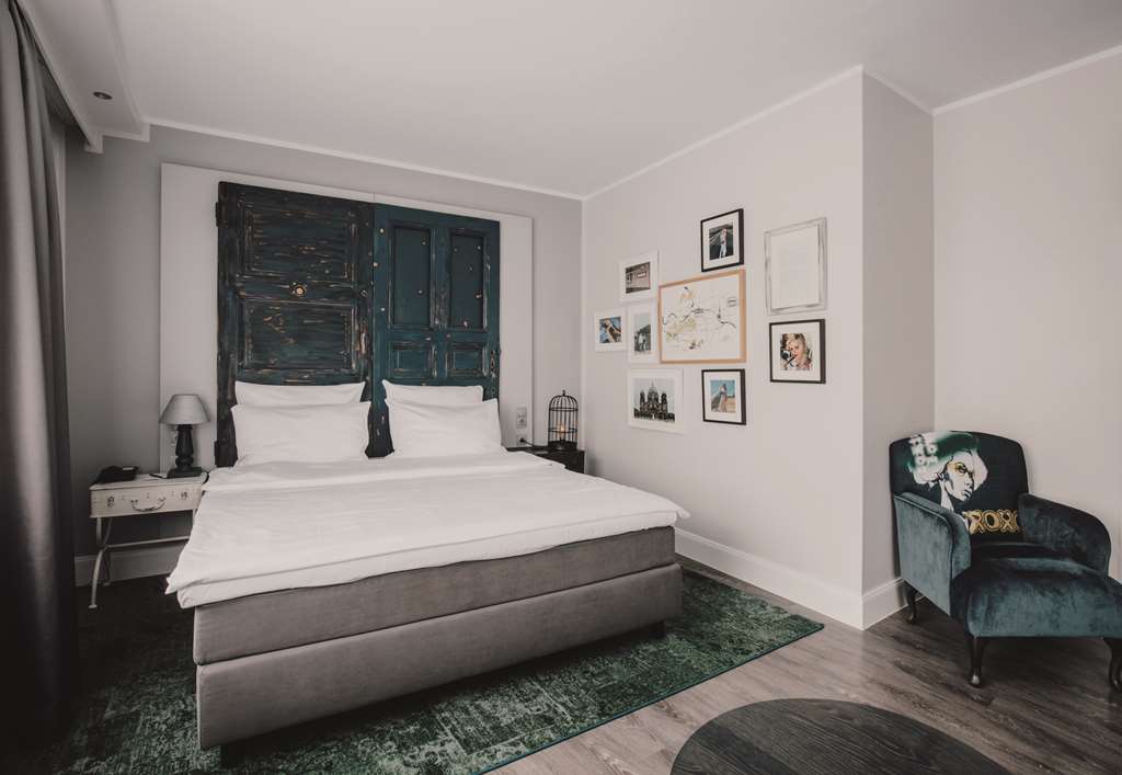 Jnr Suite Bedroom Retouch