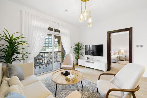 Classy Design 2BR in Old Town w Burj Khalifa View — 4-Star Luxury Hotel in Dubai, United Arab Emirates