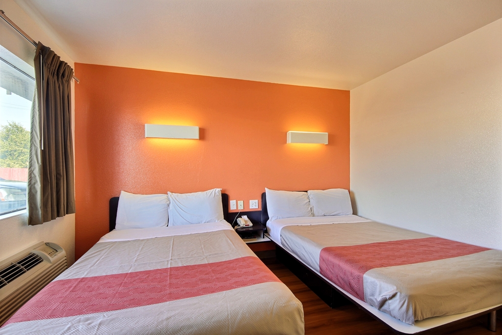 Motel 6 Laredo TX South - photo 19