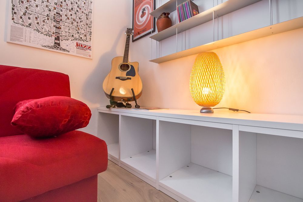 GuestHost M5 Istria & Marche Roomy Lofted Studio — 4-Star Luxury Hotel in Milan, Italy