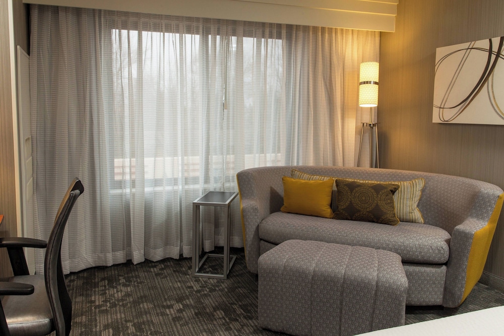 Courtyard Marriott Lafayette - photo 17