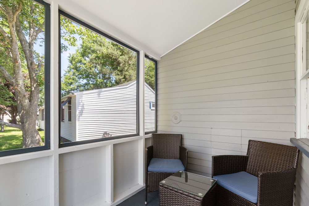 The Beaches Motel & Cottages - photo 60