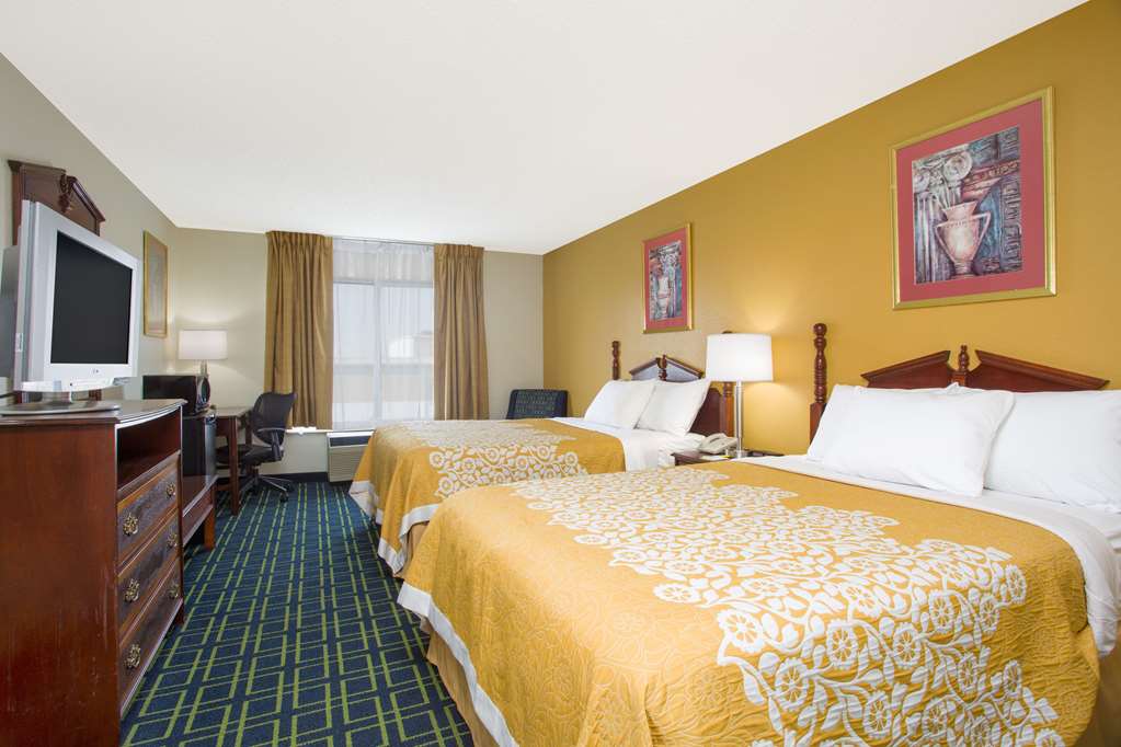 Days Inn by Wyndham Greenville - photo 5