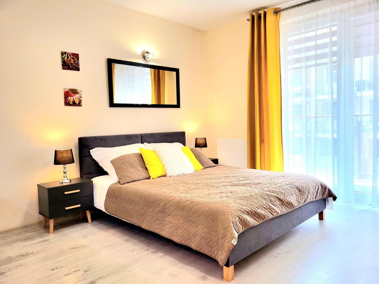 Cracow Novum Apartment Downtown 4 Persons — 4-Star Luxury Hotel in Krakow, Poland