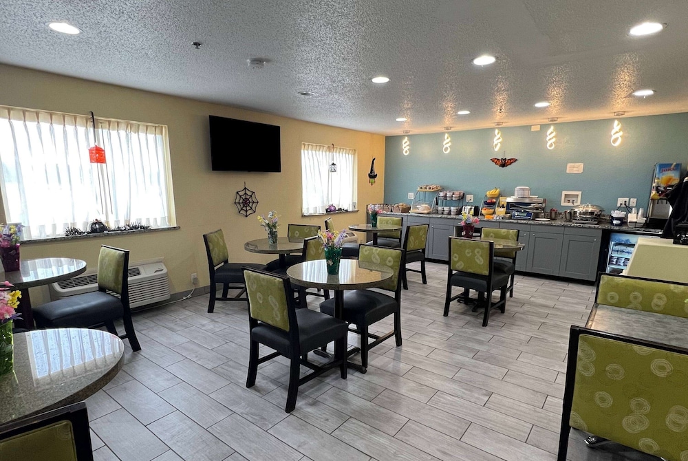 Days Inn by Wyndham Batavia Ohio - photo 20