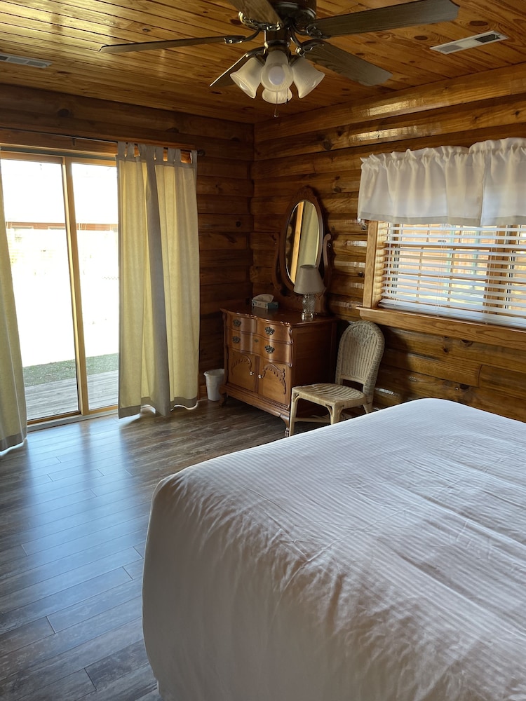 Crown Point Resort - photo 20