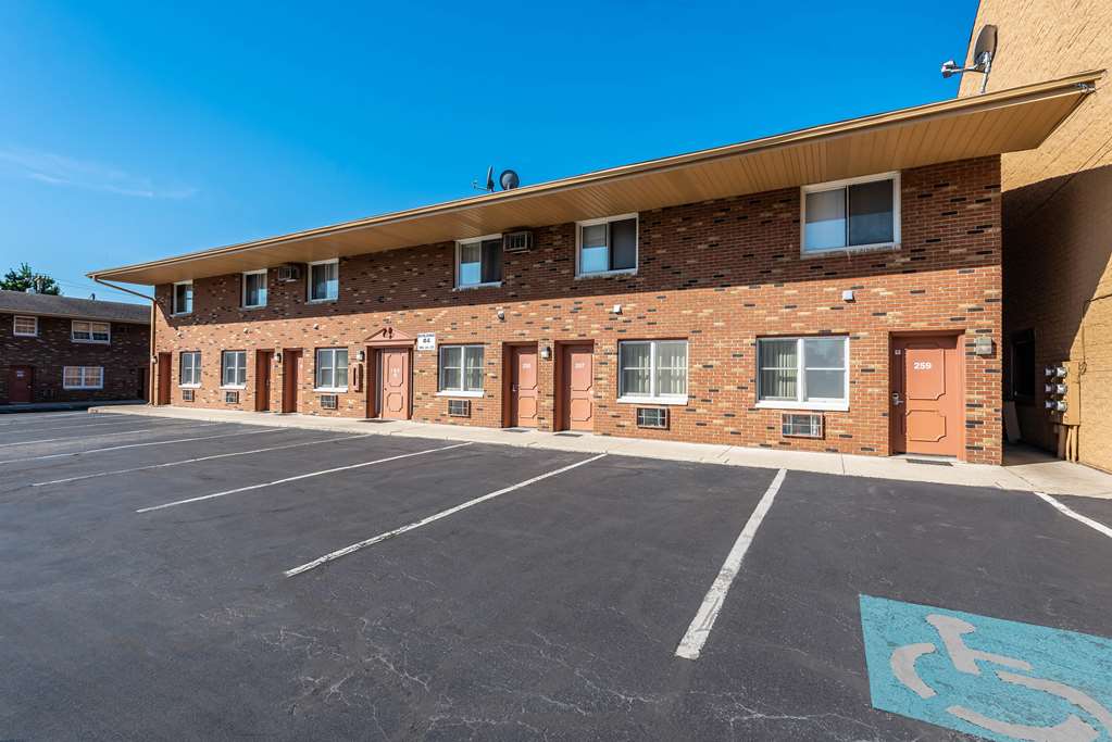 Americas Best Value Inn & Suites St. Marys - photo 4