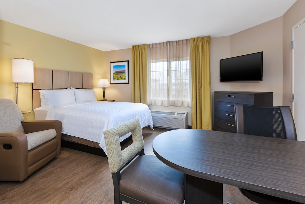 Candlewood Suites Rocky Mount an IHG Hotel - photo 2