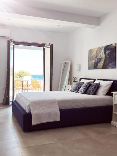 All Blue Suites — 4-Star Luxury Hotel in Paros, Greece