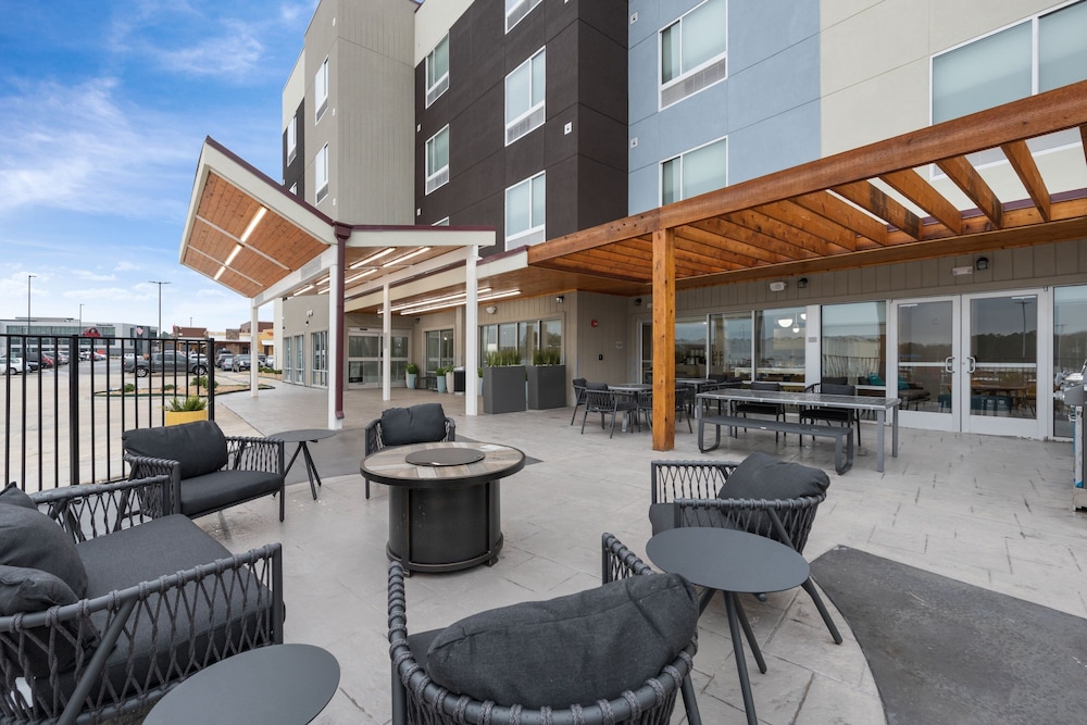 Towneplace Suites By Marriott White Hall - photo 42