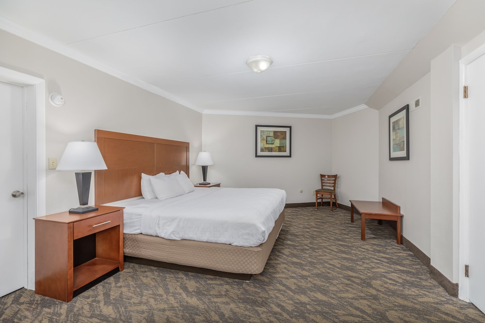 Crossroads Inn & Suites - photo 18