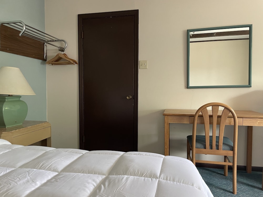 Gatehouse Motel - photo 31