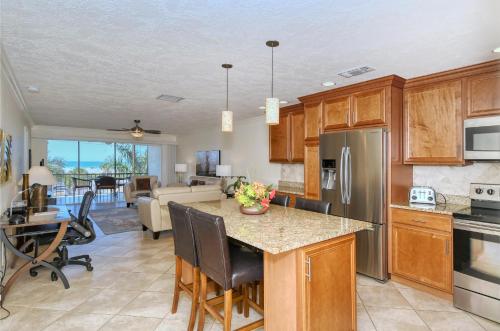 Crescent Royale Condominiums 315 — 4-Star Luxury Hotel in Siesta Key, United States