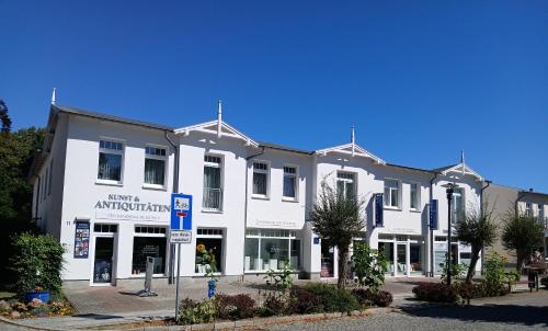 Ingrid Bauer 1 — 4-Star Luxury Hotel in Ostseebad Kuehlungsborn, Germany