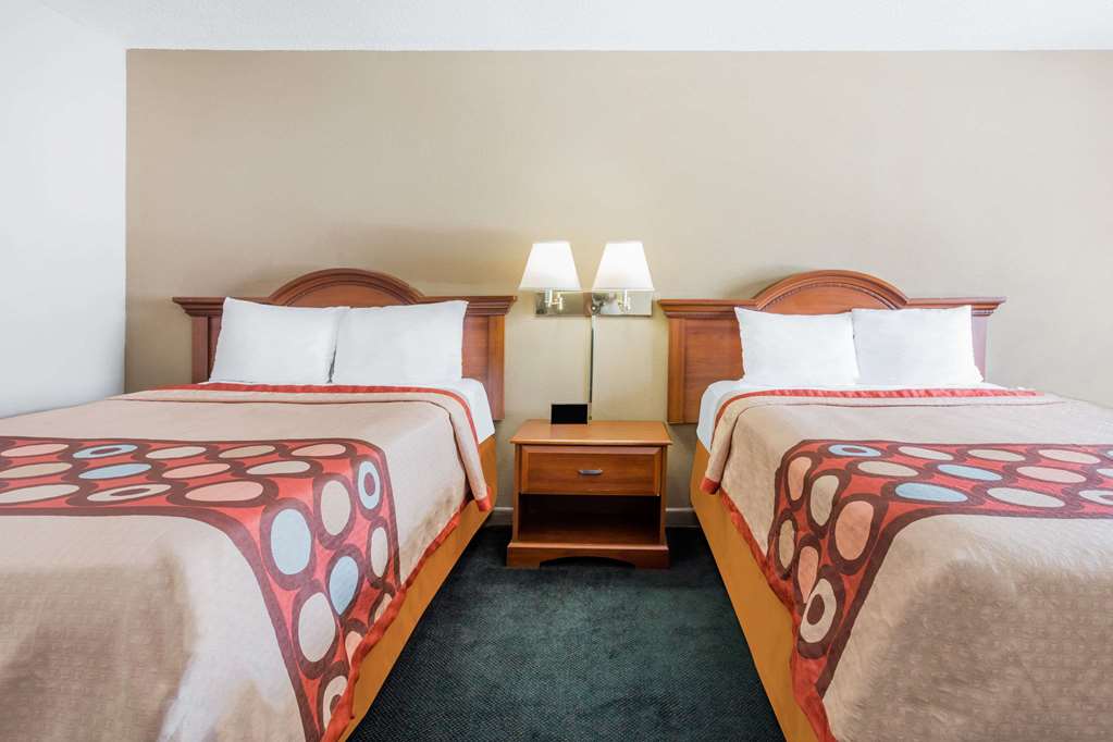 Super 8 by Wyndham Greensboro - photo 7