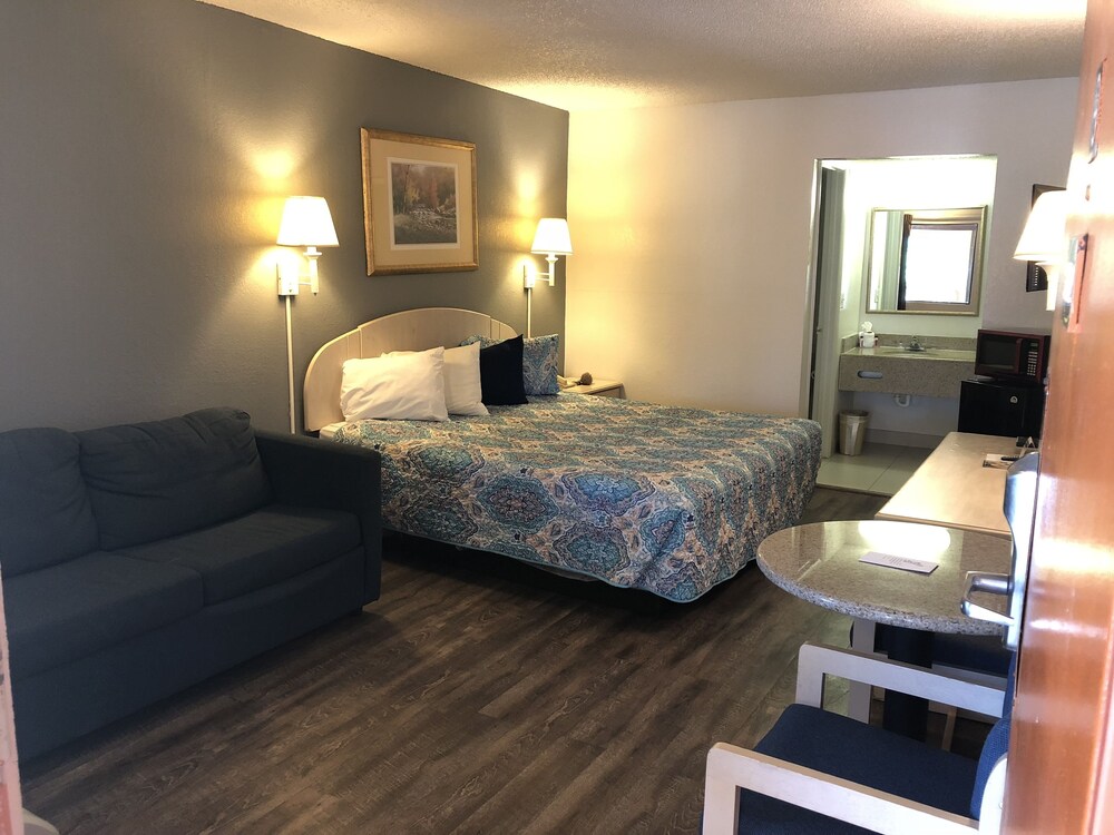 Executive Garden Titusville Hotel - photo 15