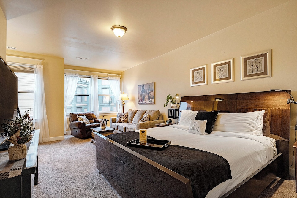 The Orenco Station Hotel - photo 47