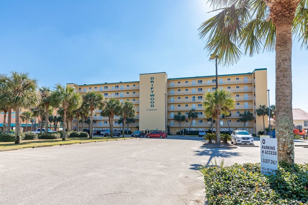 Driftwood Towers 6d 2 Bedroom Condo - photo 28