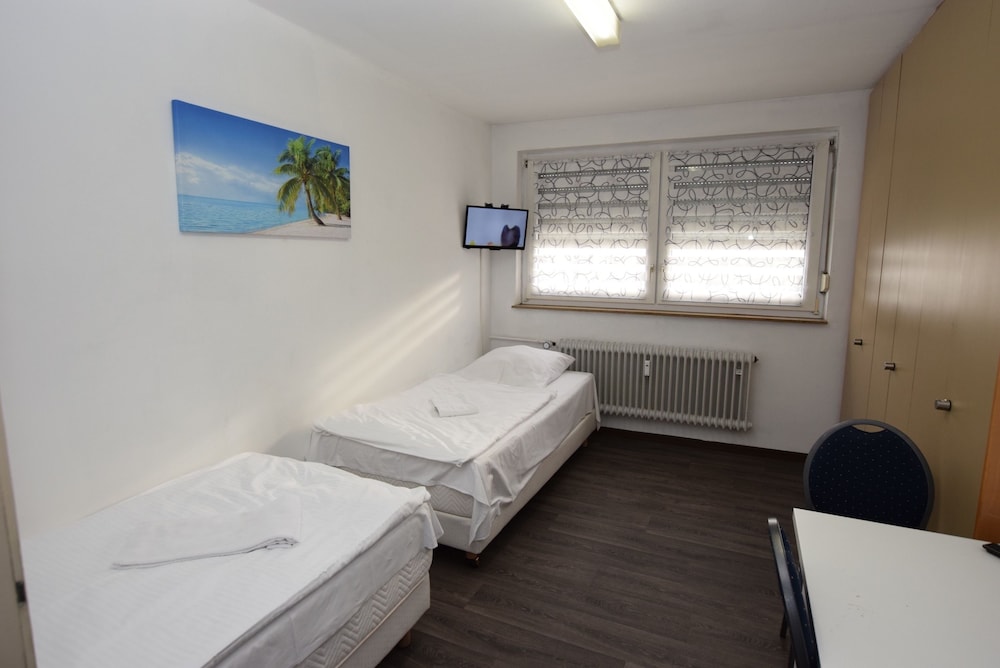 Monteurzimmer Plochingen — hotel in Plochingen