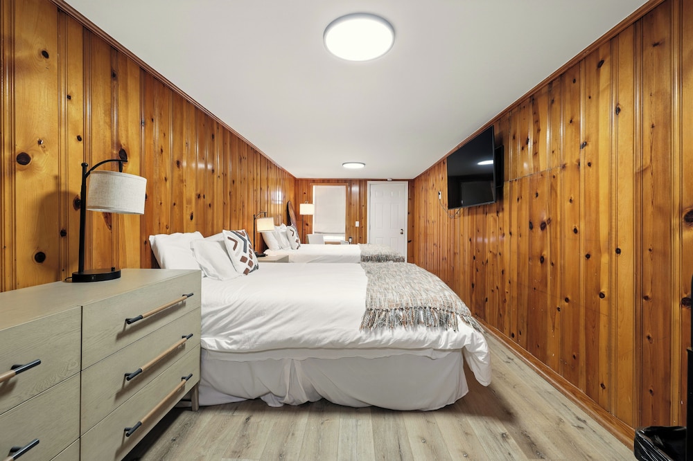 Hillside Motel LLC - photo 12