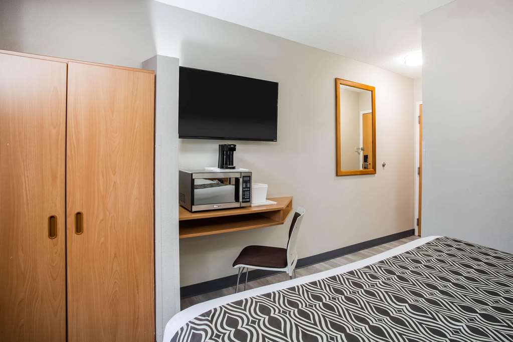 Microtel Inn & Suites by Wyndham Southern Pines Pinehurst - photo 9