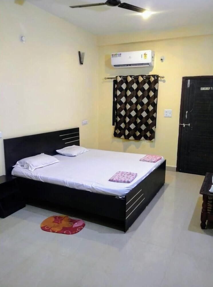 Hotel Shiv Sadhna in Sarangpur, India