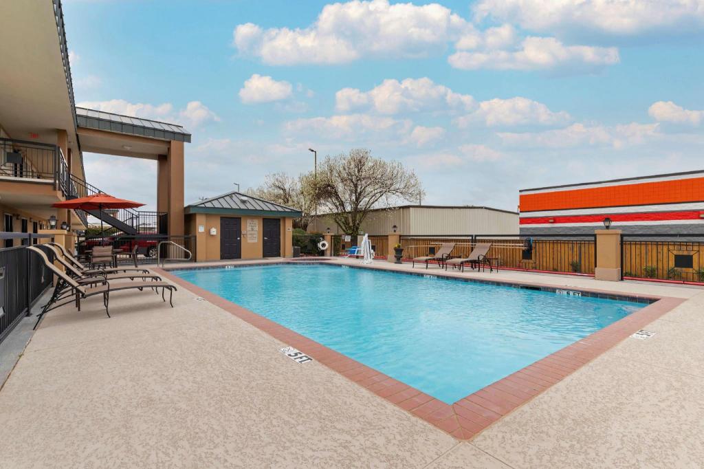 Marble Falls Inn - photo 30