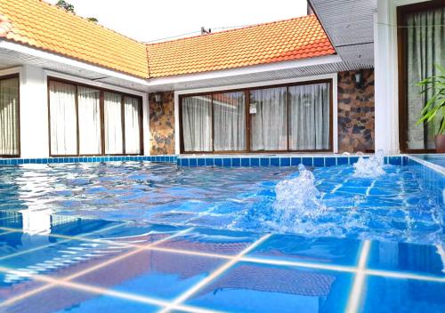 Baan Golden Pool Villa — 4-Star Luxury Hotel in Sam Roi Yot, Thailand