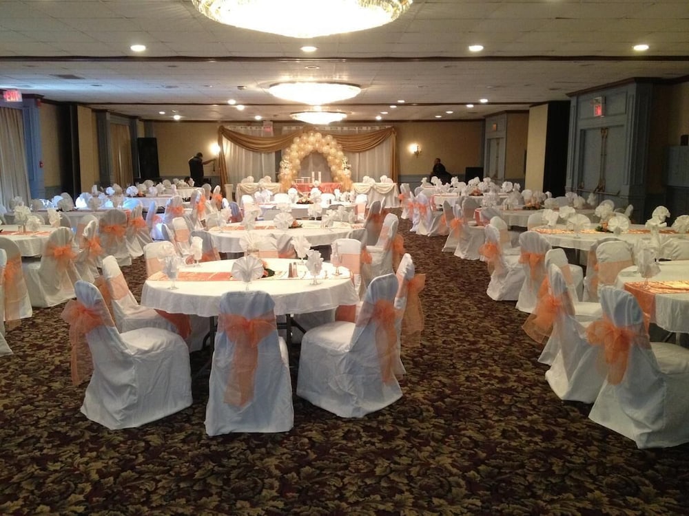 Red Carpet Inn Hazleton - photo 30