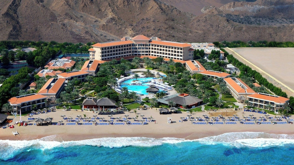 Fujairah Rotana Resort & Spa Al Aqah Beach