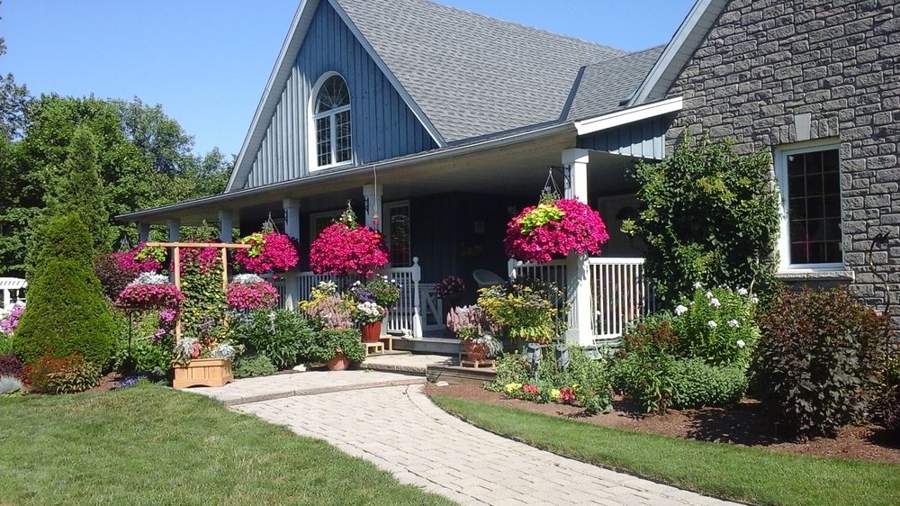 Riverwood Bed & Breakfast — 4-Star Luxury Hotel in Toronto, Canada