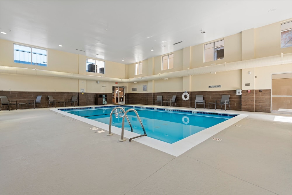Fairfield Inn & Suites by Marriott Hickory - photo 16
