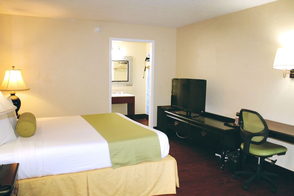 Residence Hub Inn & Suites - photo 6