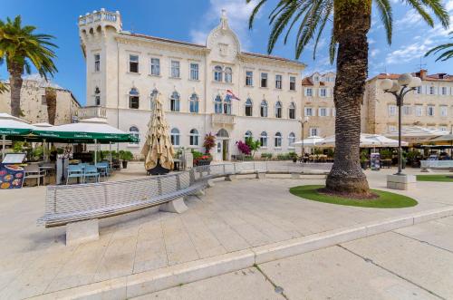 Apartments Old Town — 4-Star Luxury Hotel in Trogir, Croatia