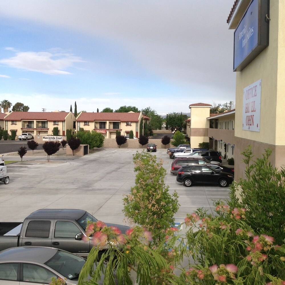 America Inn & Suites - photo 19