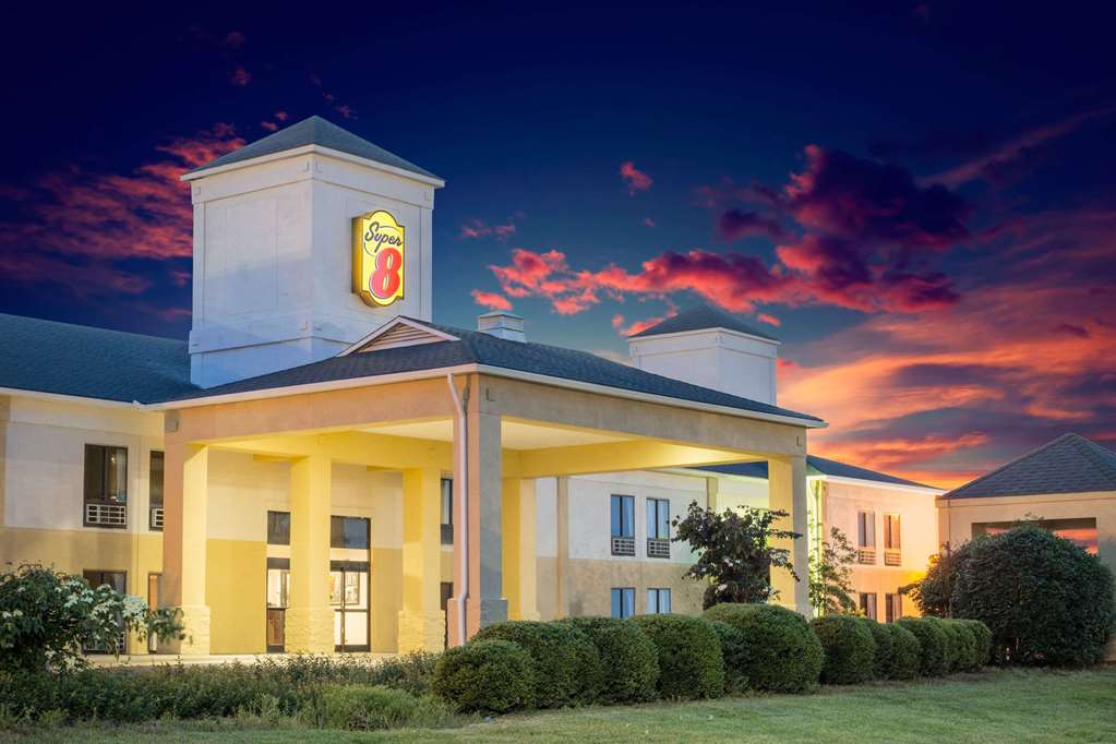 Super 8 by Wyndham Clemmons Winston Salem Area I 40 - photo 2