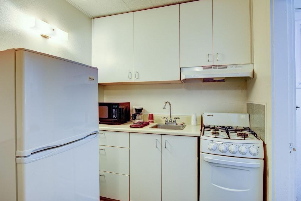 Crimson Hills Motel - photo 10