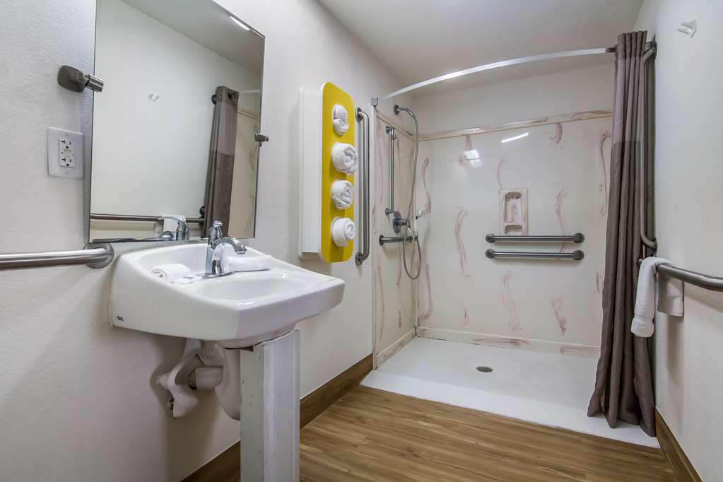 Motel 6 Pensacola N.A.S. - photo 23