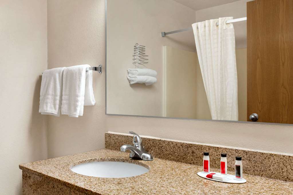 Super 8 by Wyndham Waco University Area - photo 15