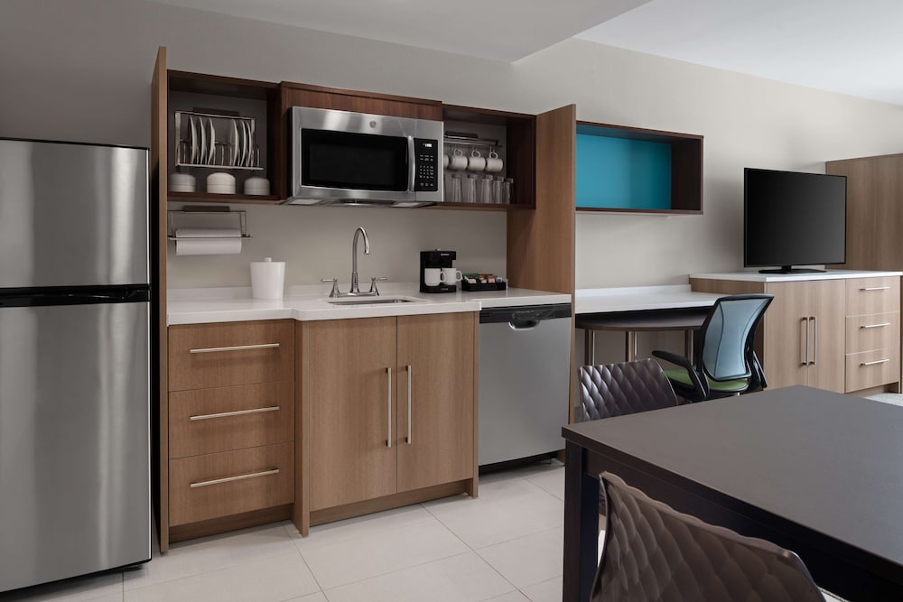 Home2 Suites by Hilton Des Moines at Drake University - photo 9