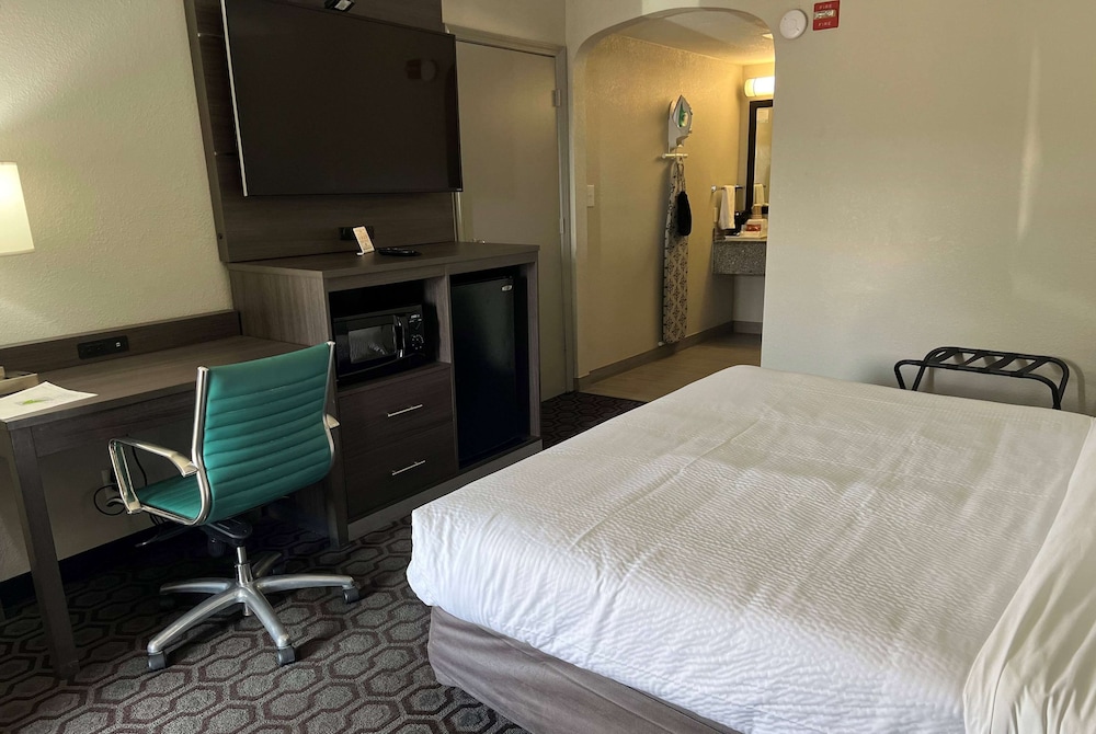 Days Inn by Wyndham Wagoner - photo 19