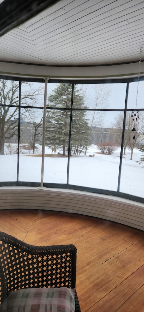 Oaklawn Inn Llc - photo 80