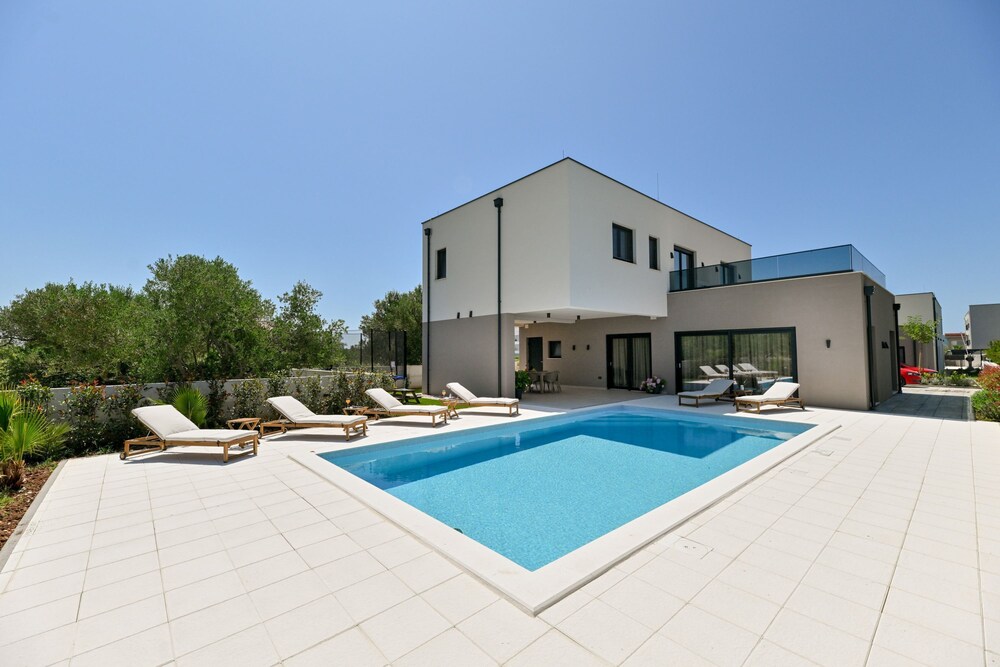 Villa Azzurra ZadarVillas — 4-Star Luxury Hotel in Sukosan, Croatia