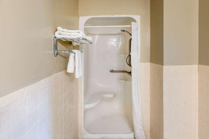 Super 8 By Wyndham Tulsa Arpt St Fairgrounds - photo 8