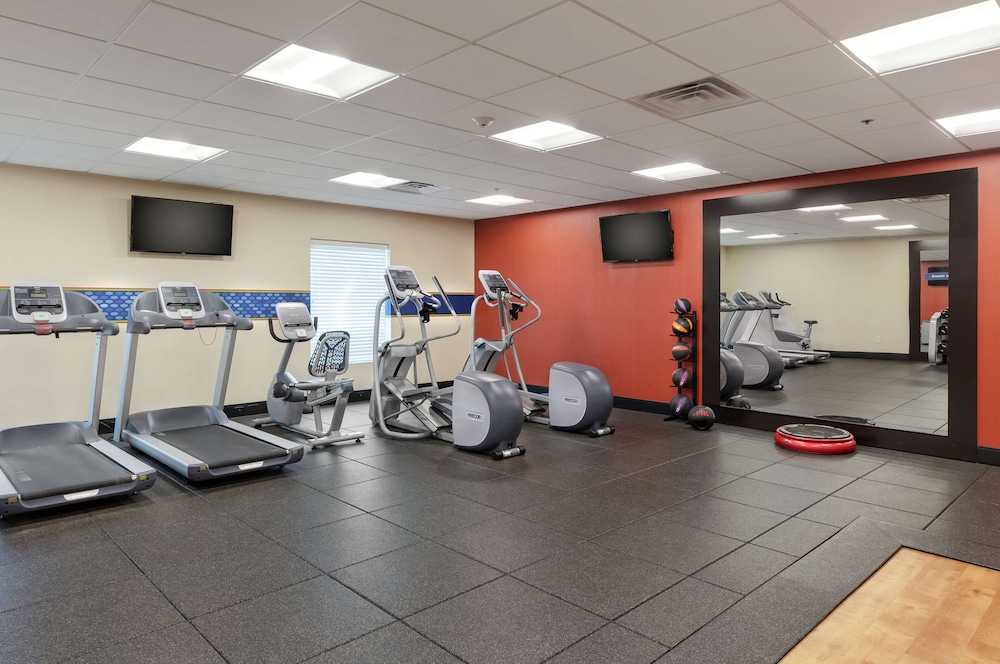 Hampton Inn Emerson LakePoint - photo 19