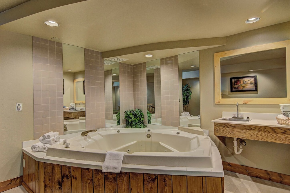 Eagle River Inn and Resort - photo 6
