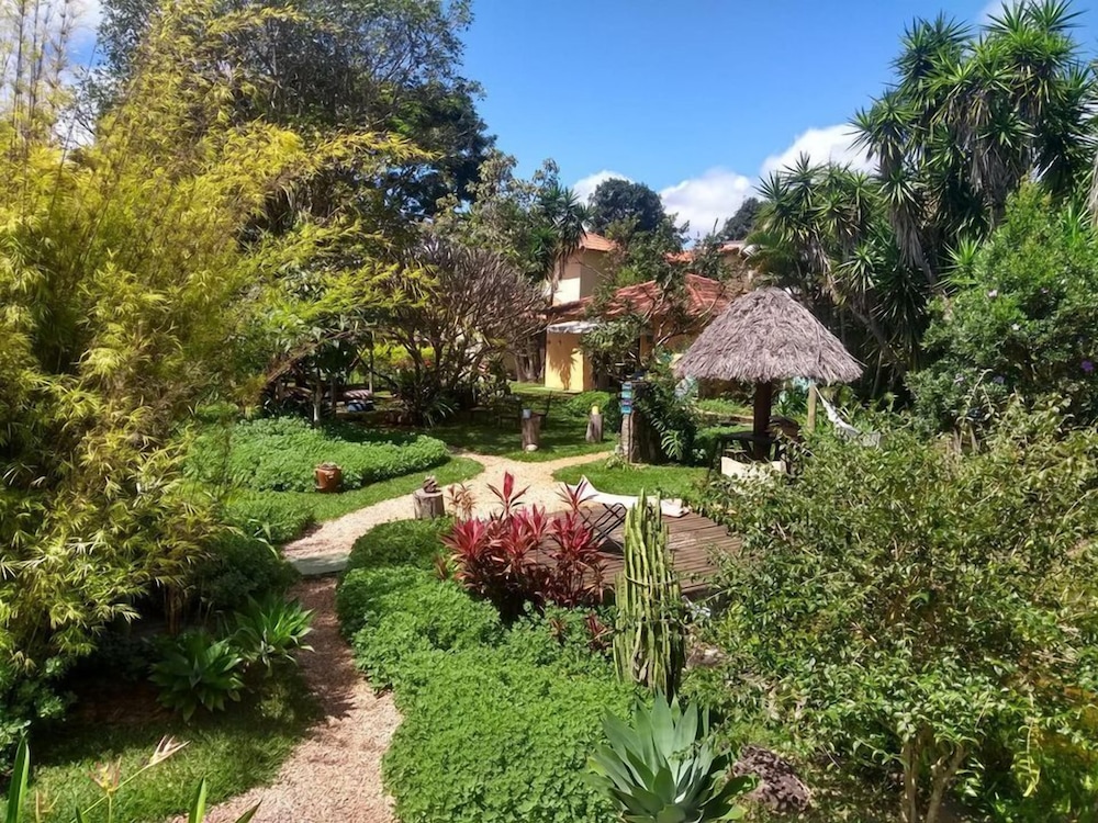 Pousada Paralelo 14 - carbon neutral hotel in Niquelandia